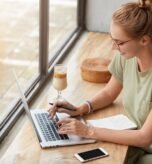 young-woman-with-glasses-cafe_27